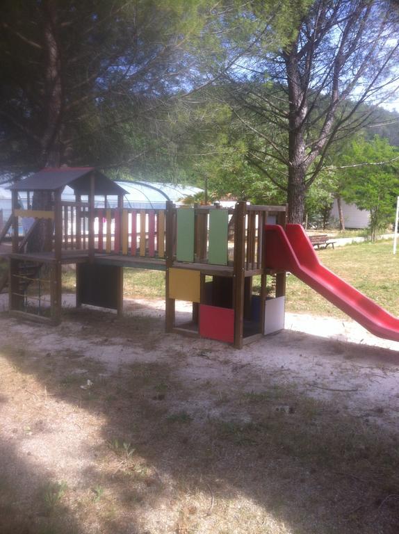 Camping La Vidaresse Hotel Sainte-Anastasie-sur-Issole Exterior foto