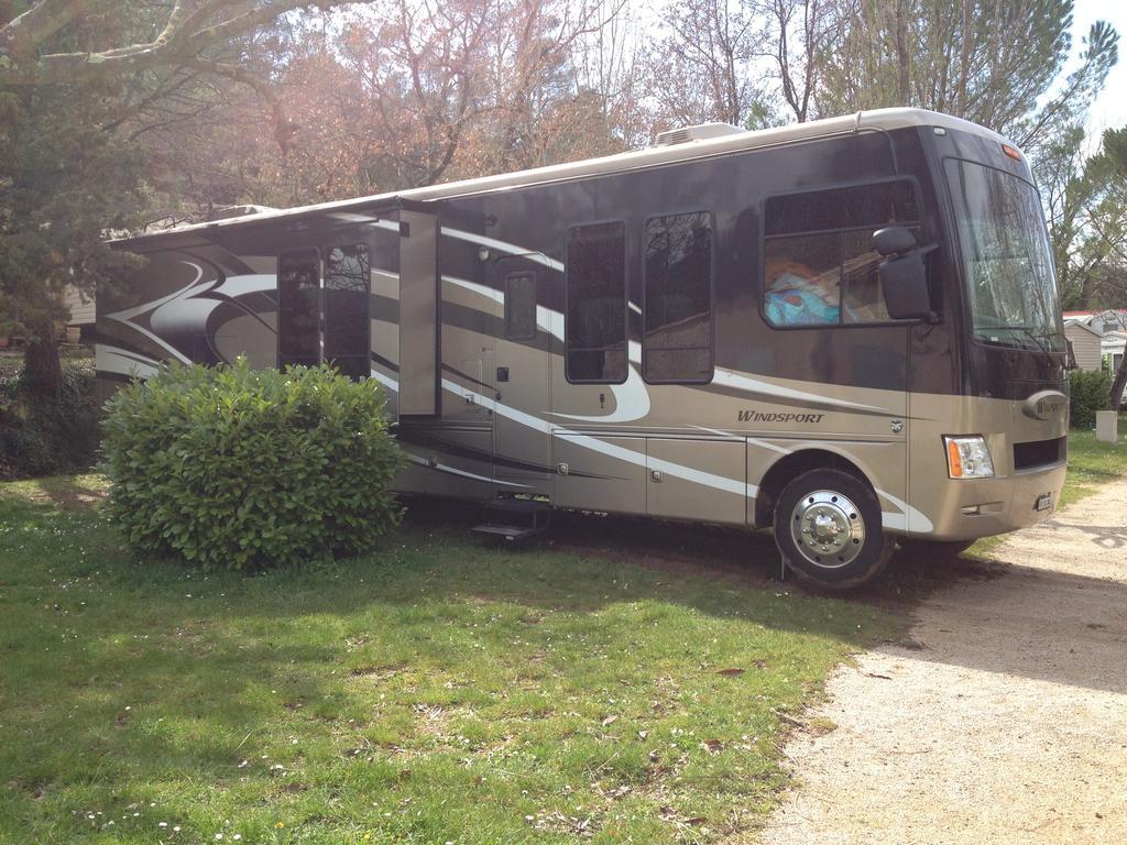 Camping La Vidaresse Hotel Sainte-Anastasie-sur-Issole Exterior foto