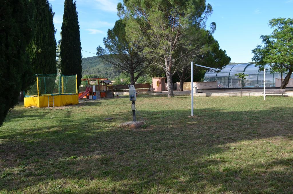 Camping La Vidaresse Hotel Sainte-Anastasie-sur-Issole Exterior foto