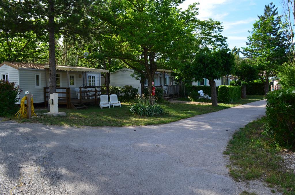 Camping La Vidaresse Hotel Sainte-Anastasie-sur-Issole Exterior foto