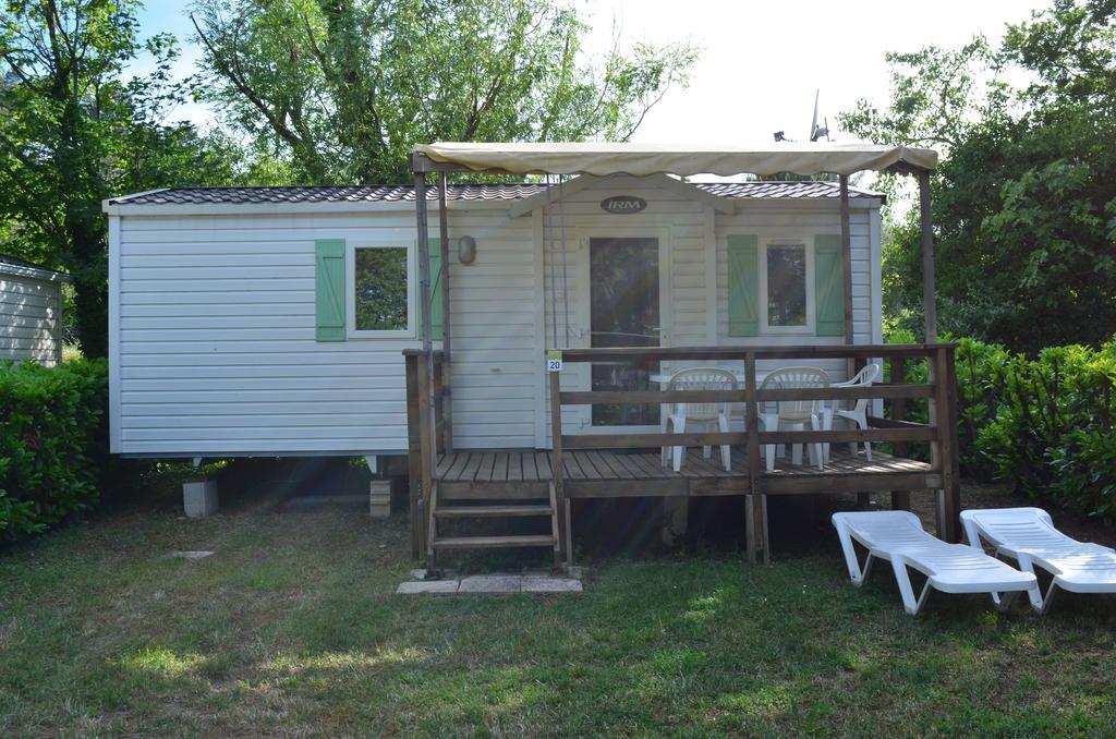 Camping La Vidaresse Hotel Sainte-Anastasie-sur-Issole Exterior foto