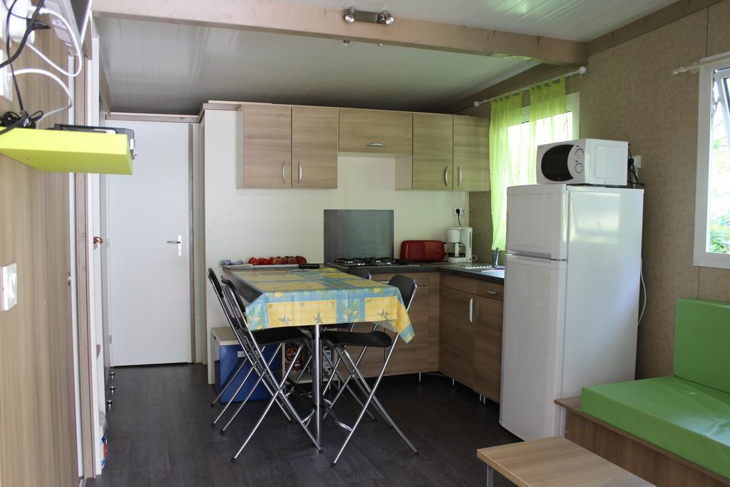 Camping La Vidaresse Hotel Sainte-Anastasie-sur-Issole Exterior foto