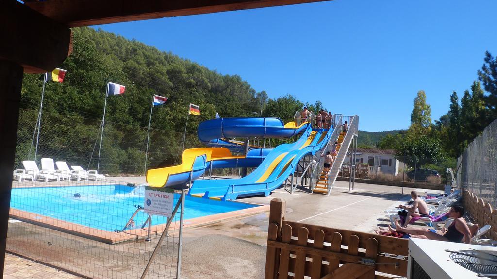 Camping La Vidaresse Hotel Sainte-Anastasie-sur-Issole Exterior foto