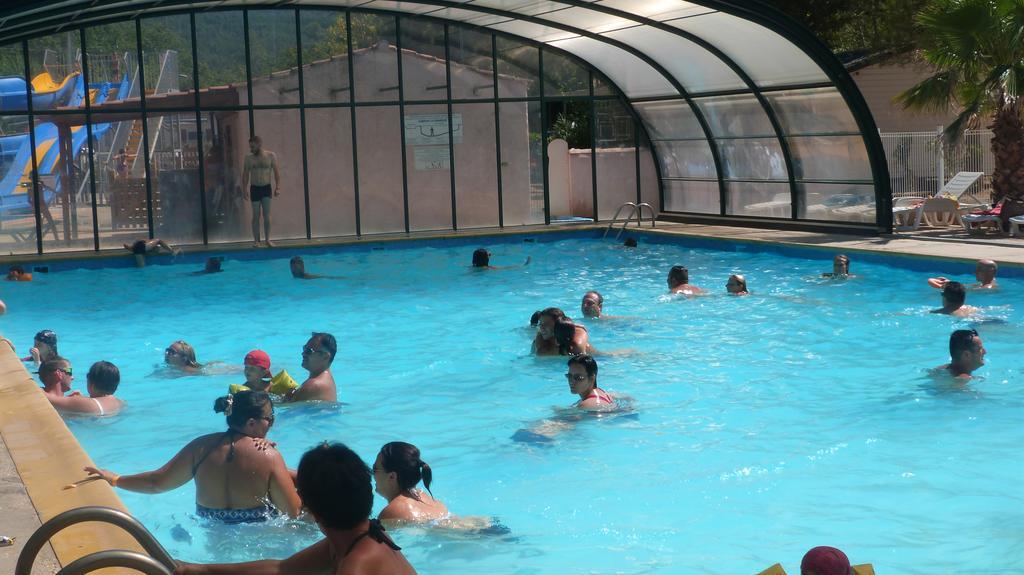 Camping La Vidaresse Hotel Sainte-Anastasie-sur-Issole Exterior foto